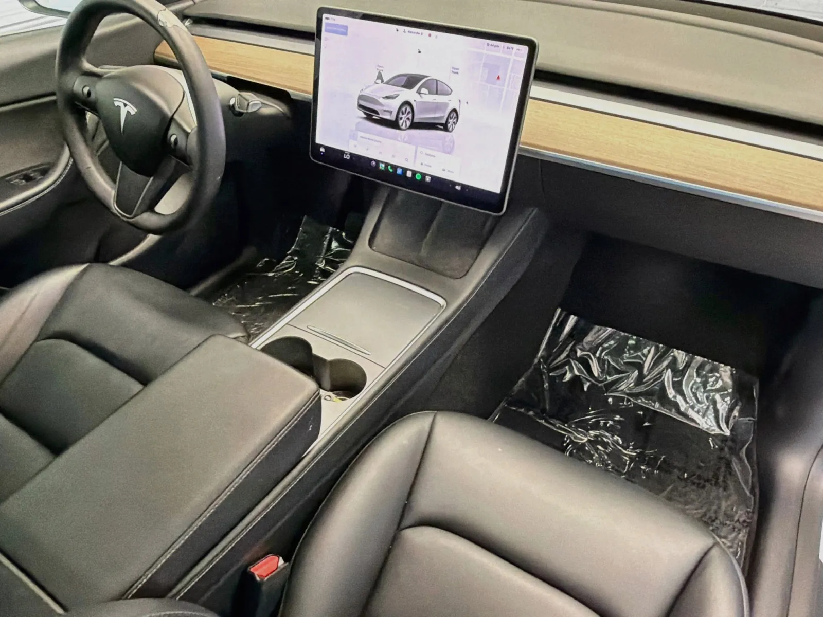 Tesla Model Y photo 12