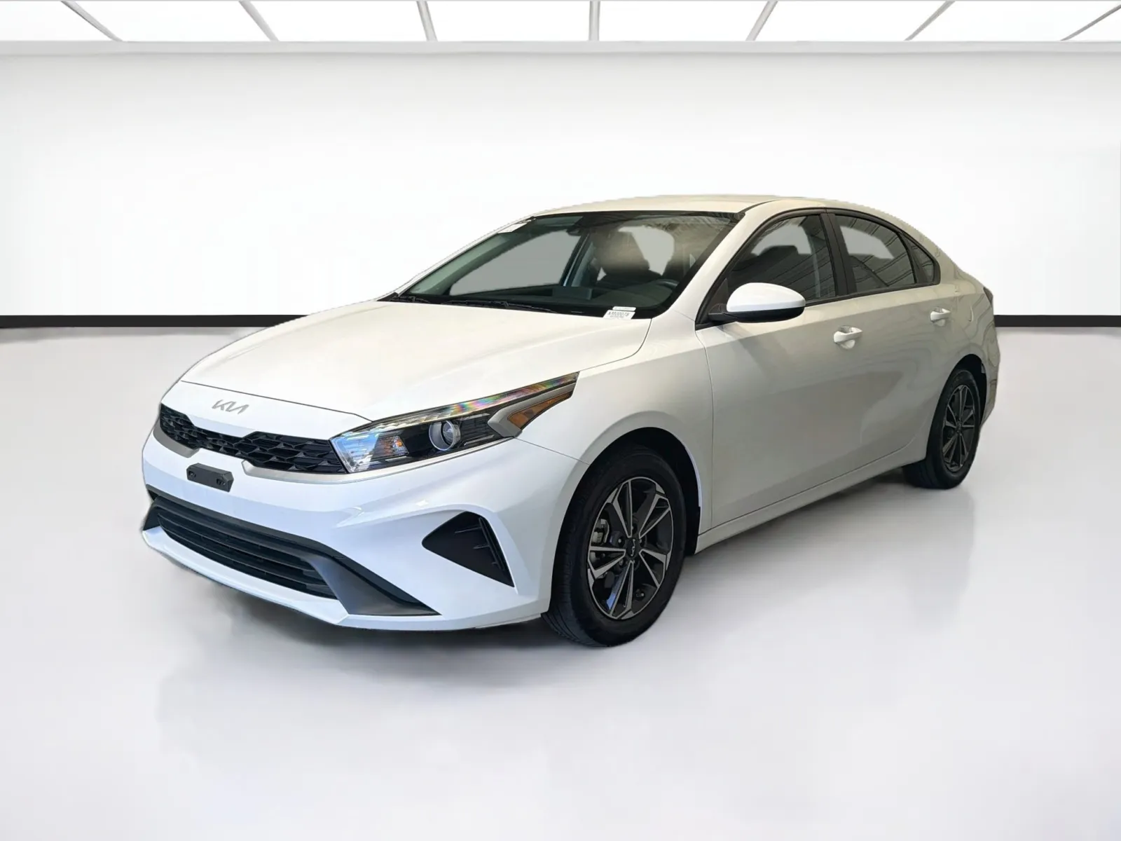 White 2024 Kia Forte LXS for sale in Montclair, CA