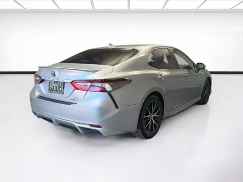 More photos of 2021 Toyota Camry Hybrid SE at STG Montclair, CA
