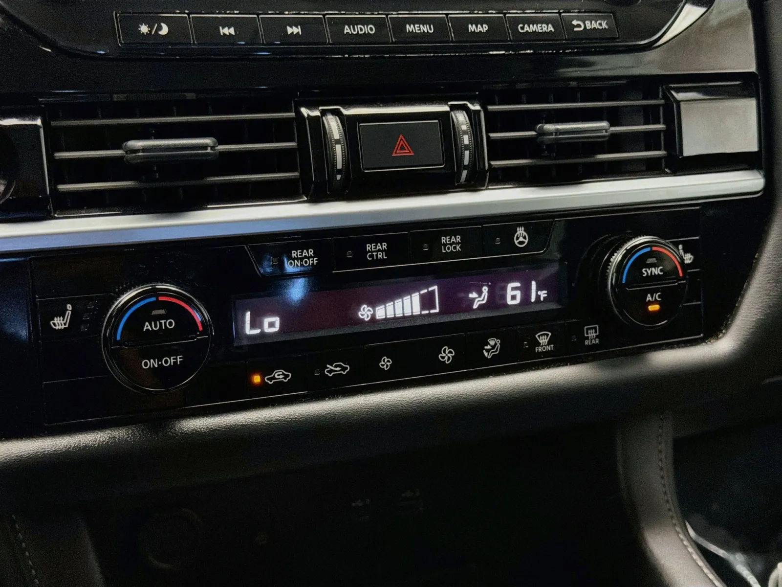 Nissan Pathfinder photo 10