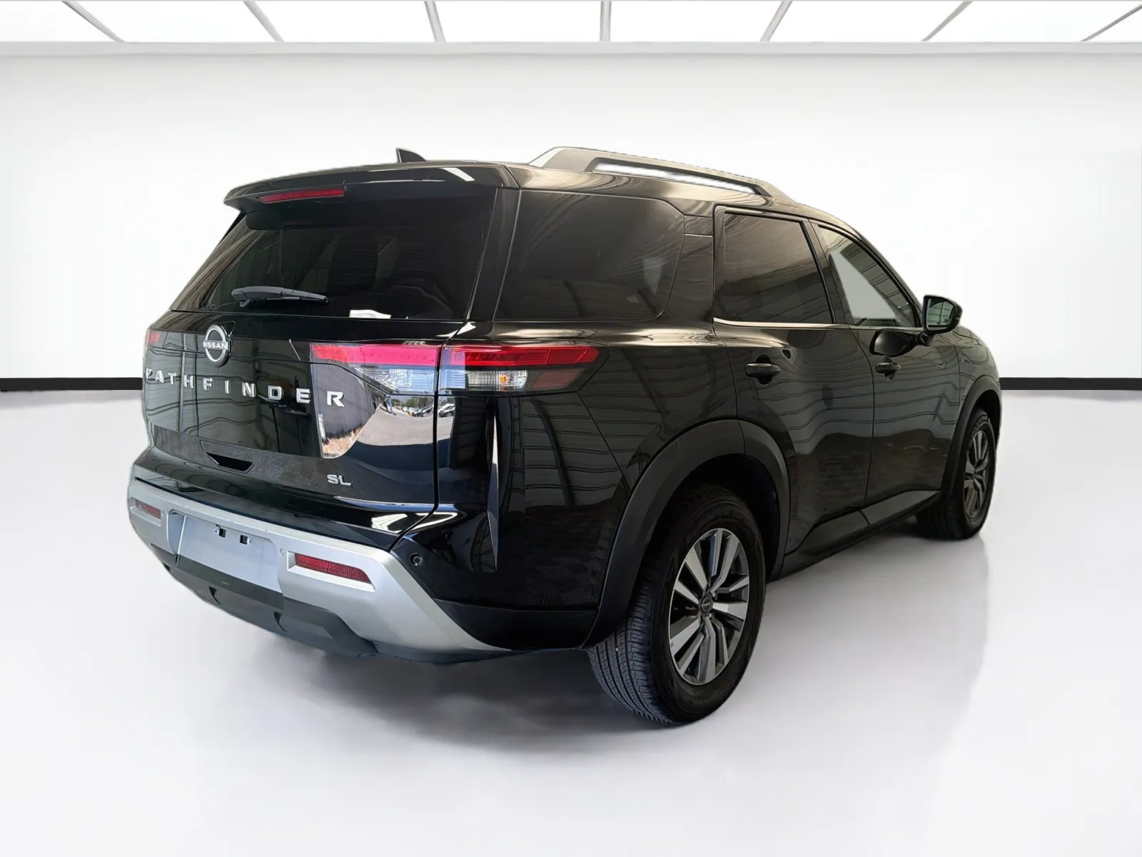 Nissan Pathfinder photo 4