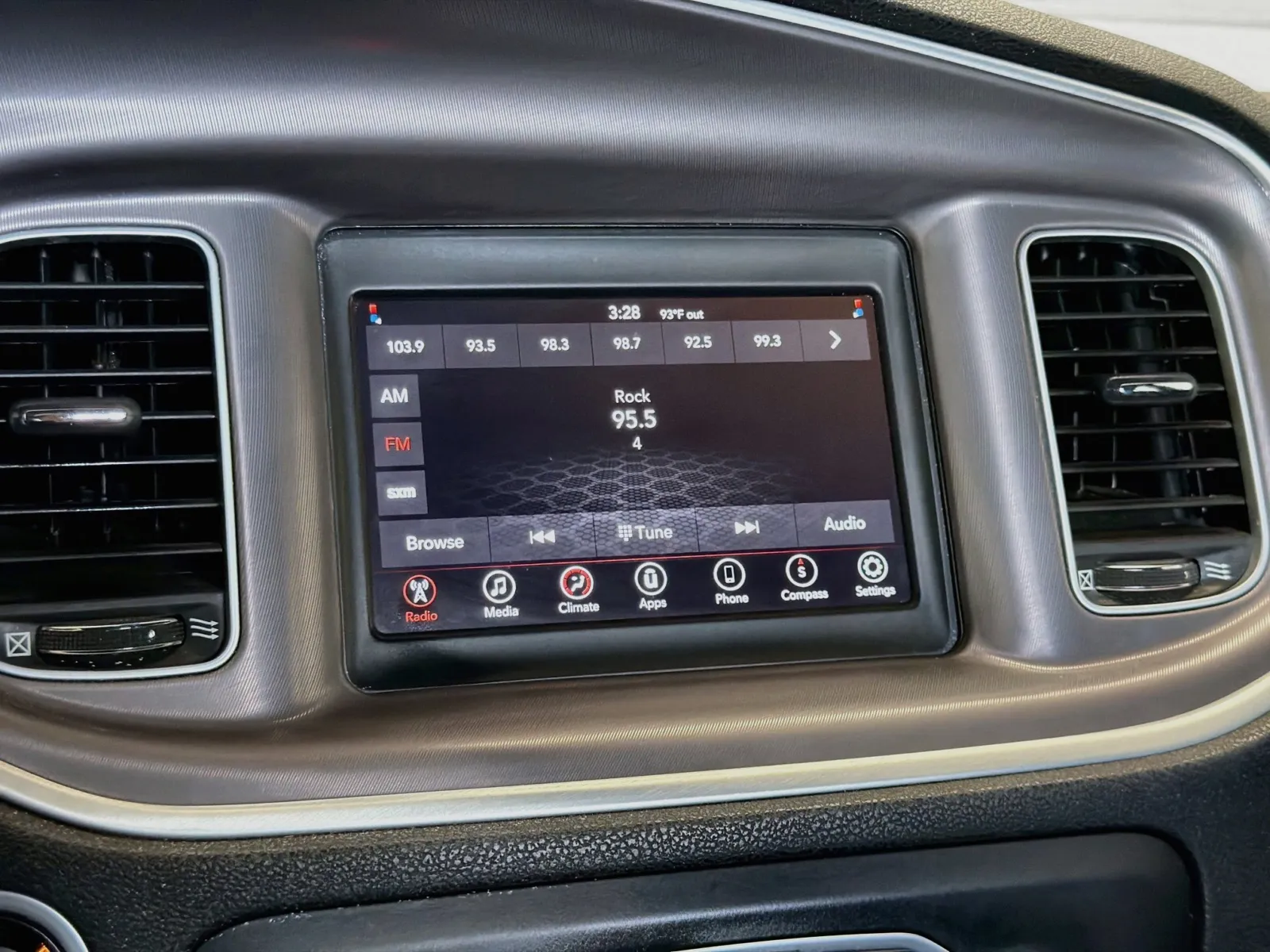 Dodge Charger photo 9