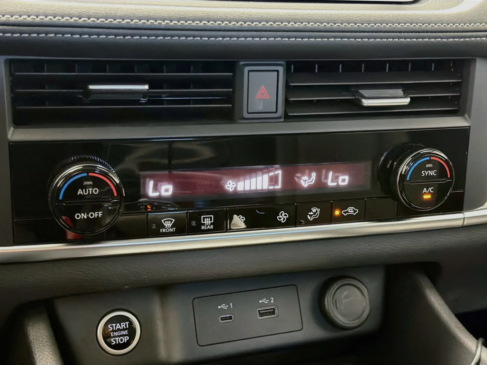 Nissan Rogue photo 10