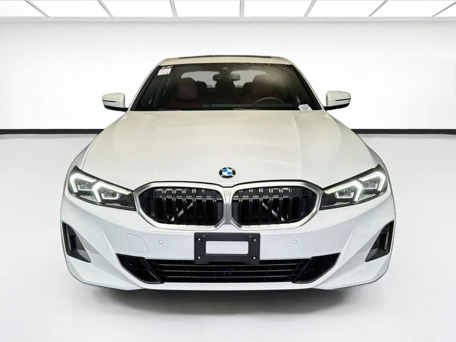 BMW 3 Series photo 2