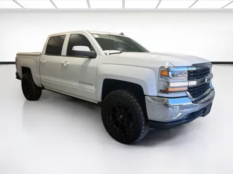 Another view of 2017 Chevrolet Silverado 1500 LT LT1 for sale in Montclair, CA at STG Montclair
