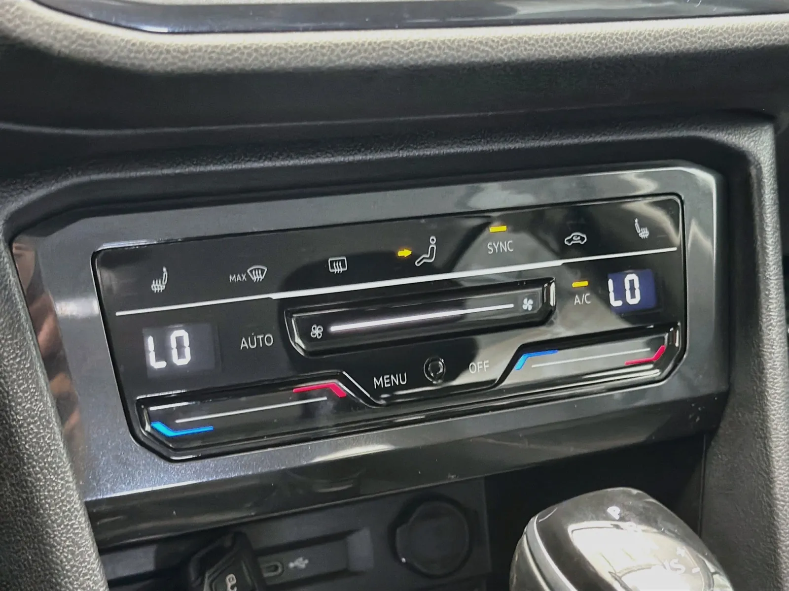 Volkswagen Tiguan photo 9