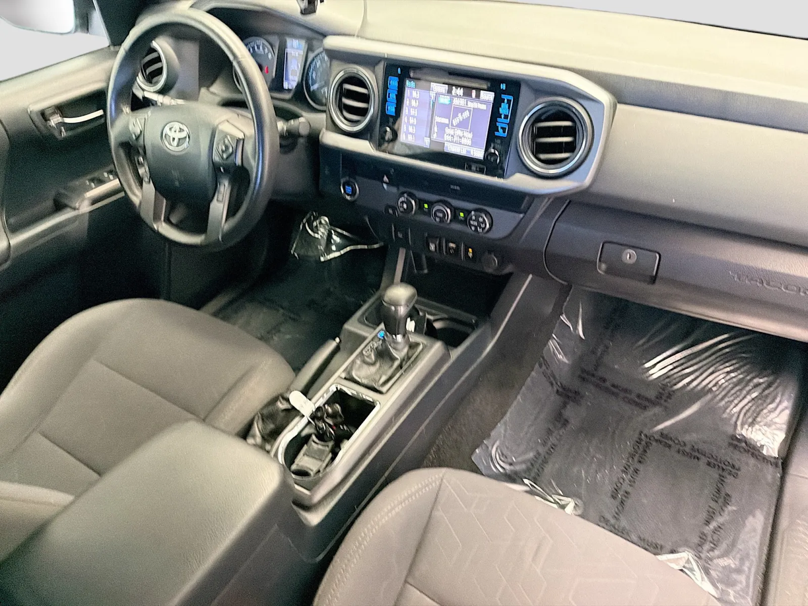 Toyota Tacoma photo 12