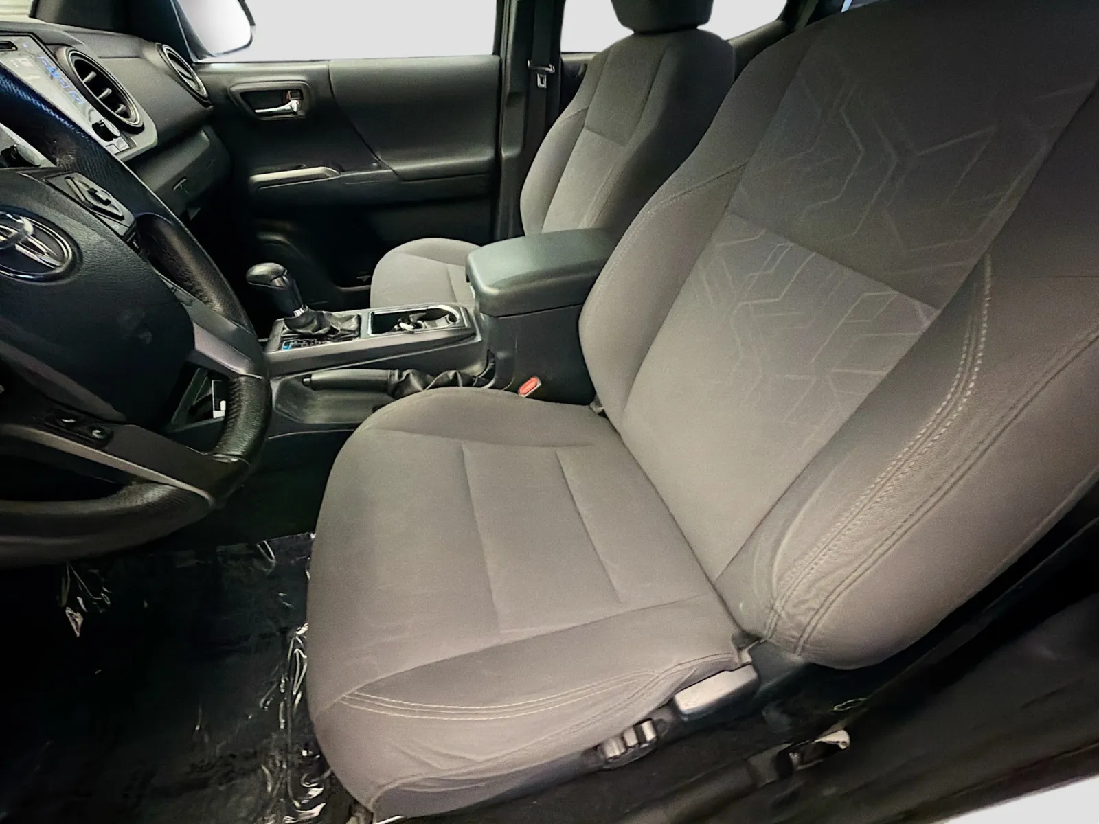Toyota Tacoma photo 11