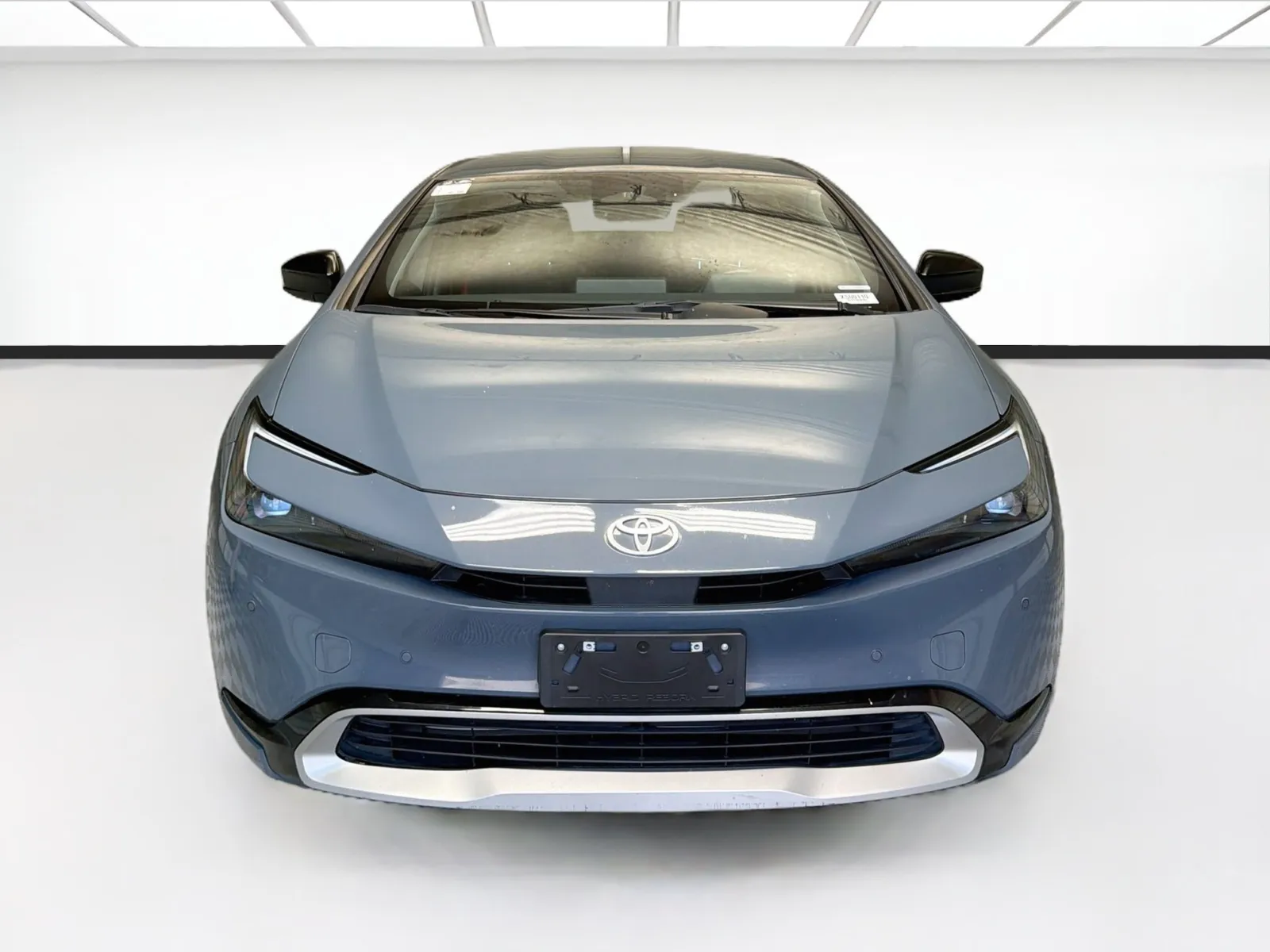 Toyota Prius photo 2