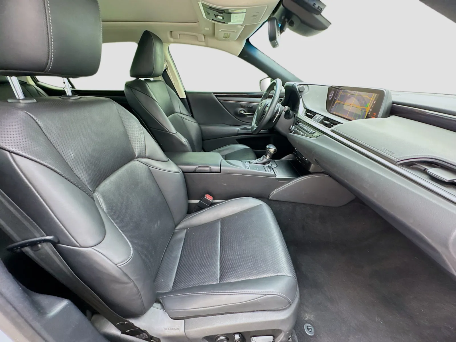 Lexus ES photo 19