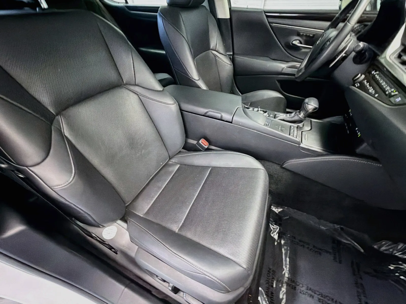 Lexus ES photo 15