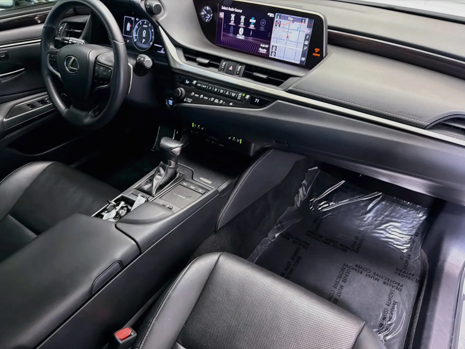 Lexus ES photo 12