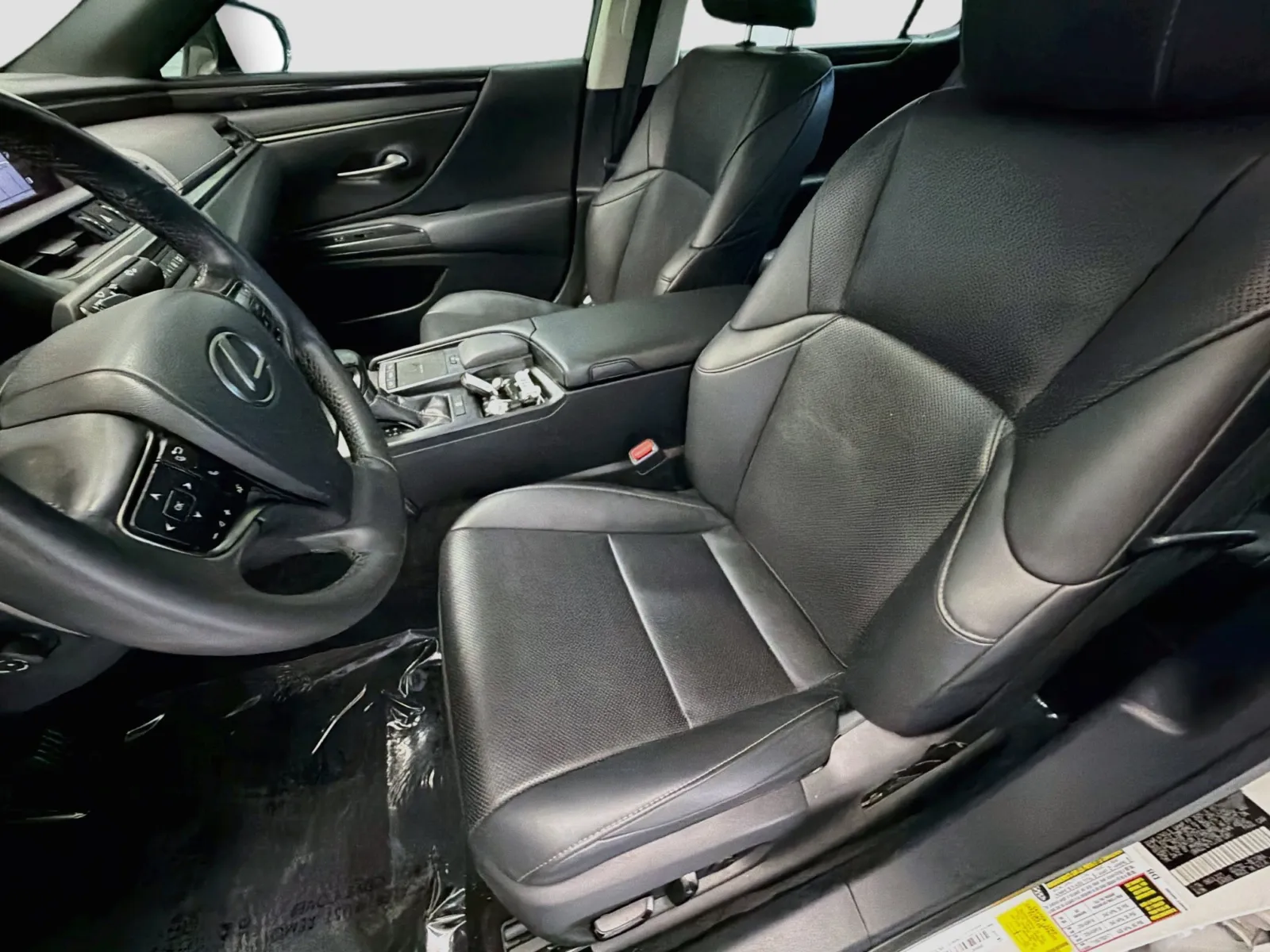 Lexus ES photo 11