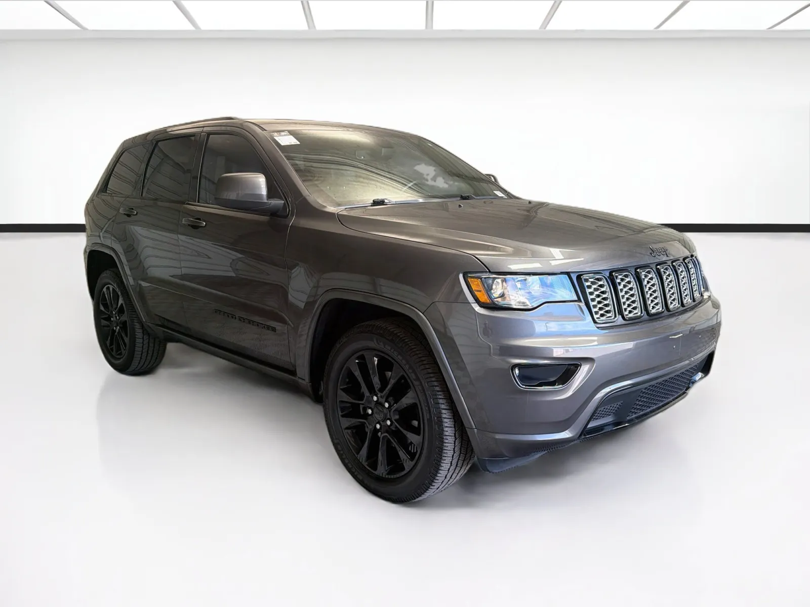 Jeep Grand Cherokee photo 3
