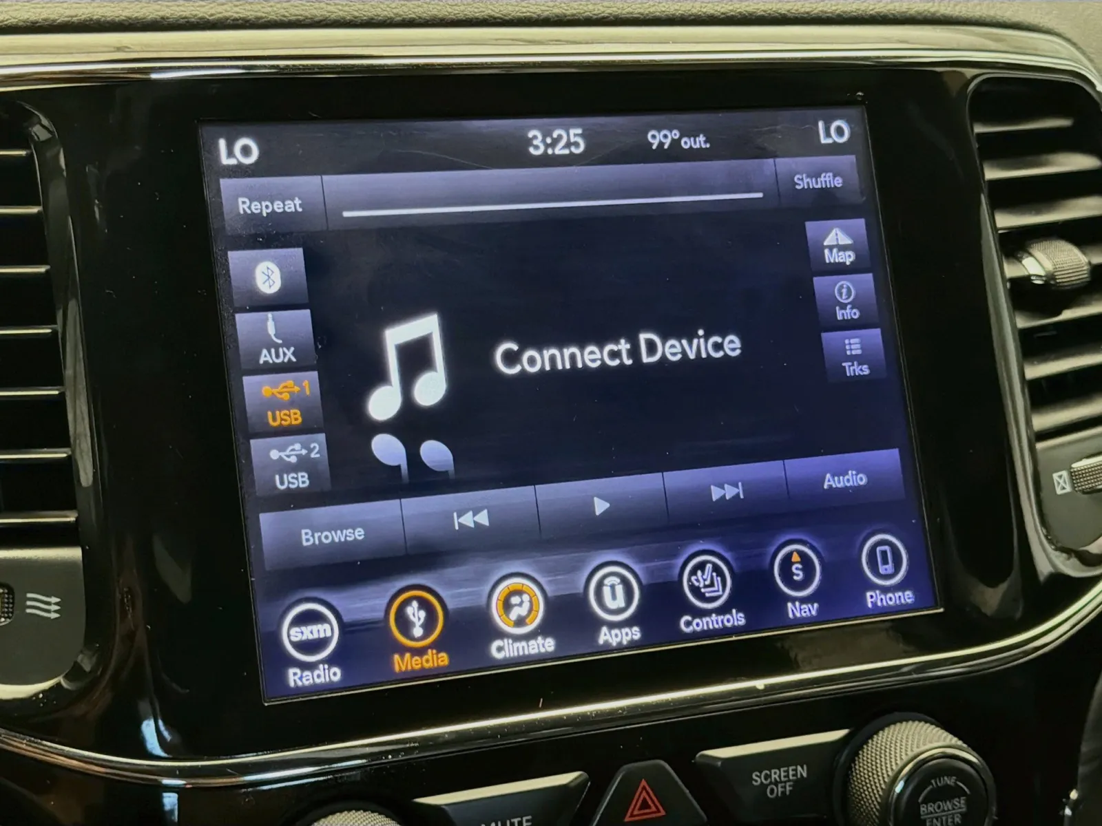 Jeep Grand Cherokee photo 9