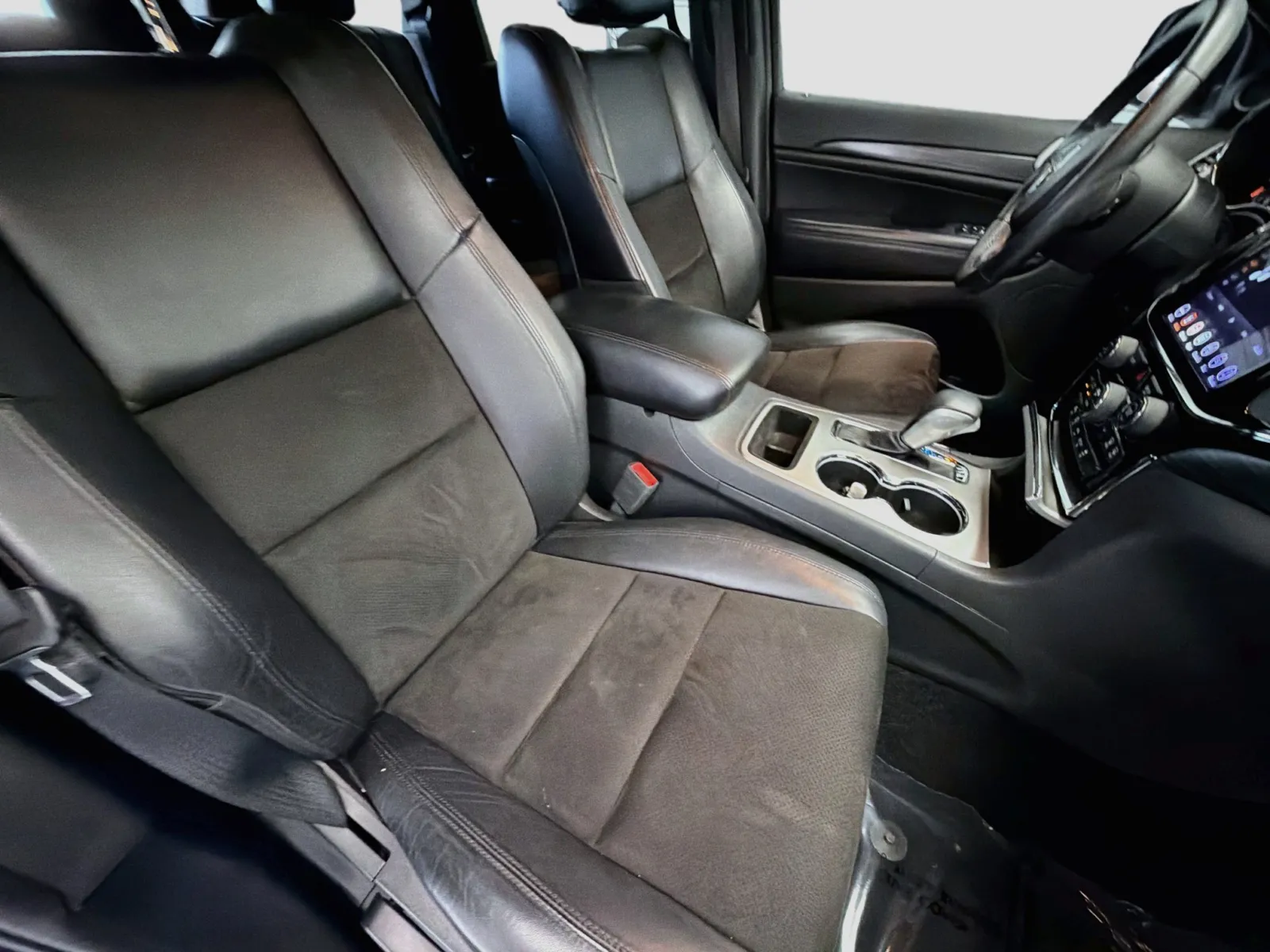 Jeep Grand Cherokee photo 15