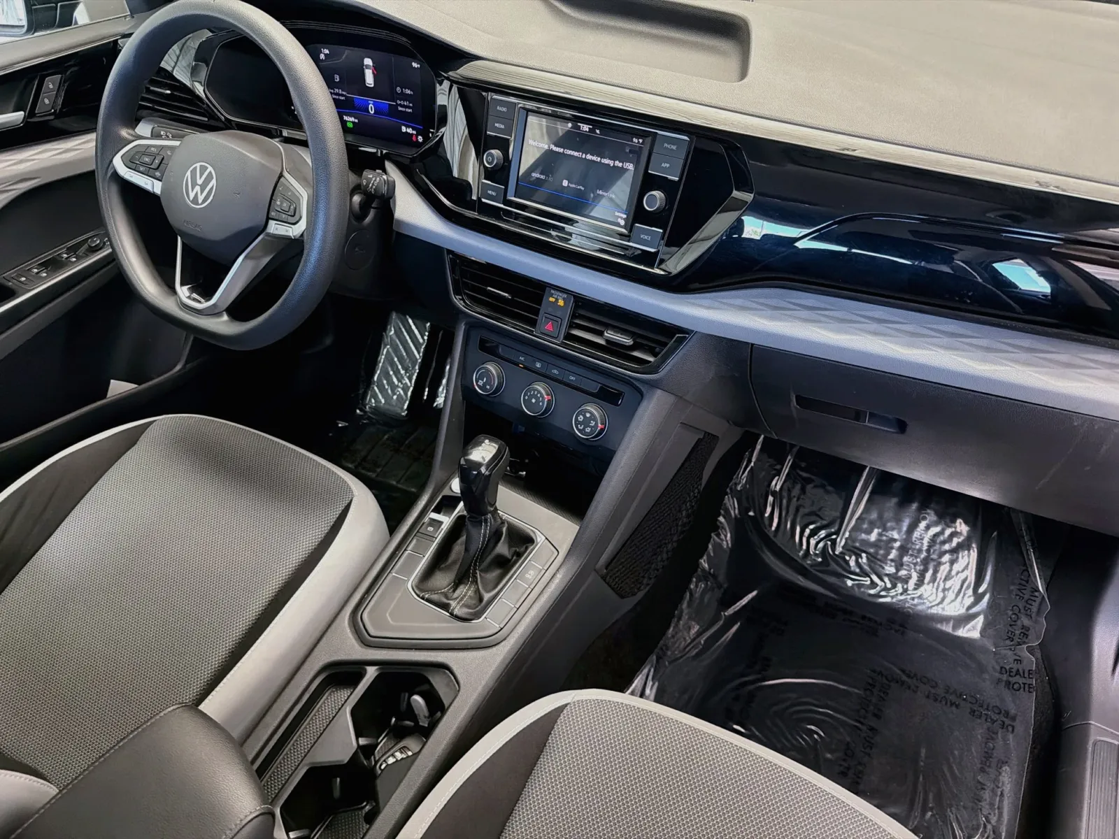 Volkswagen Taos photo 12