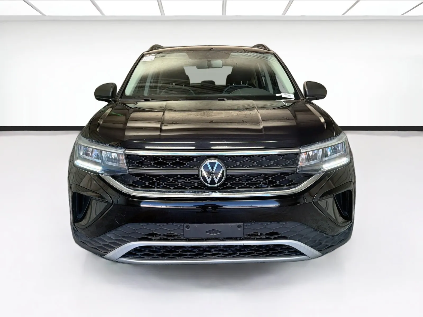 Volkswagen Taos photo 2
