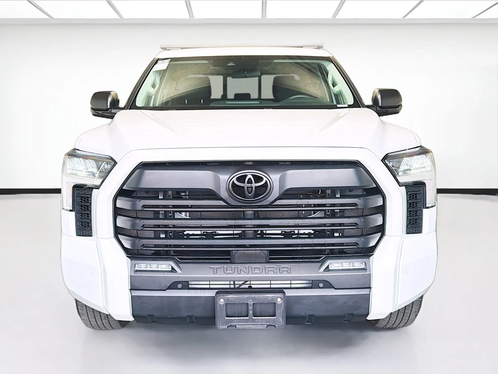 Toyota Tundra photo 2