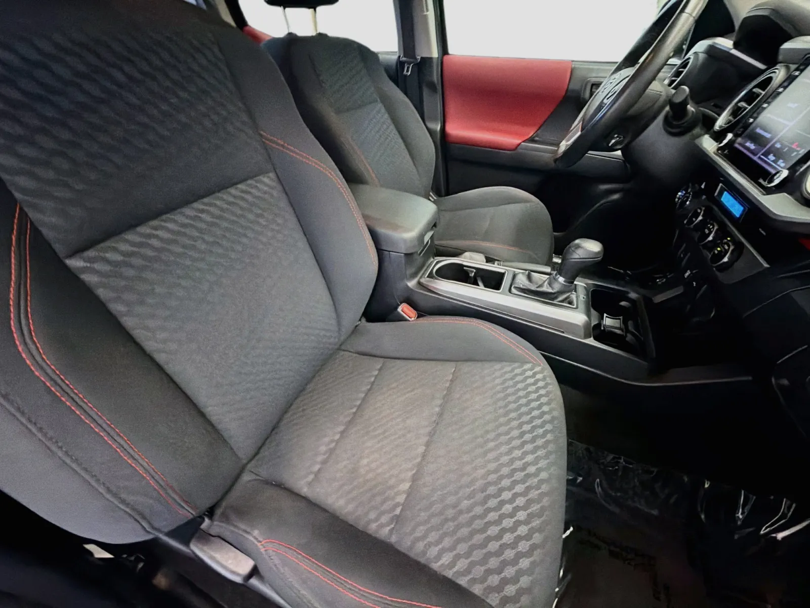 Toyota Tacoma photo 15