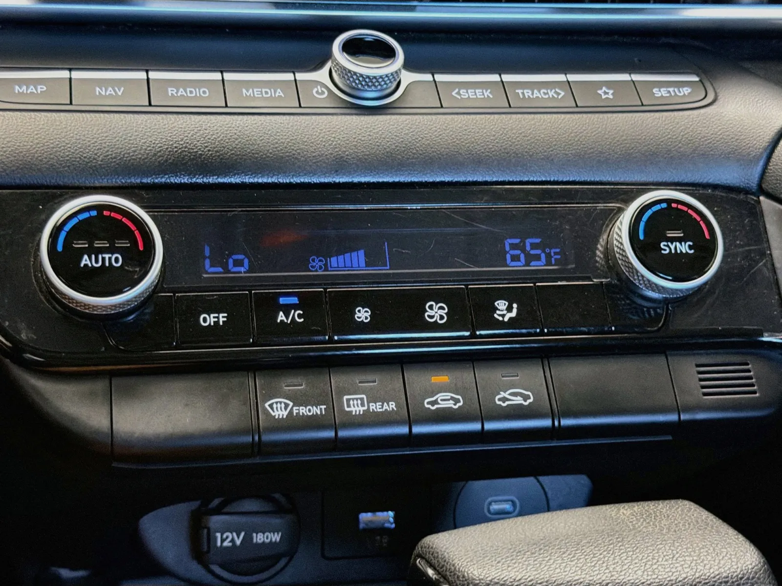Hyundai Elantra photo 10