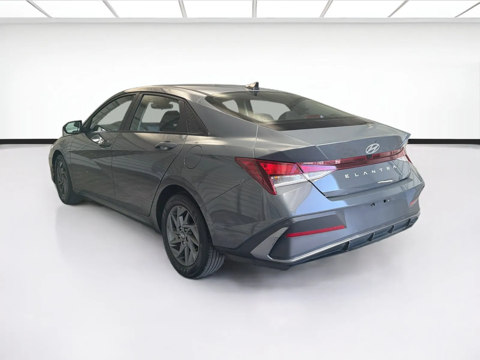 Hyundai Elantra photo 6