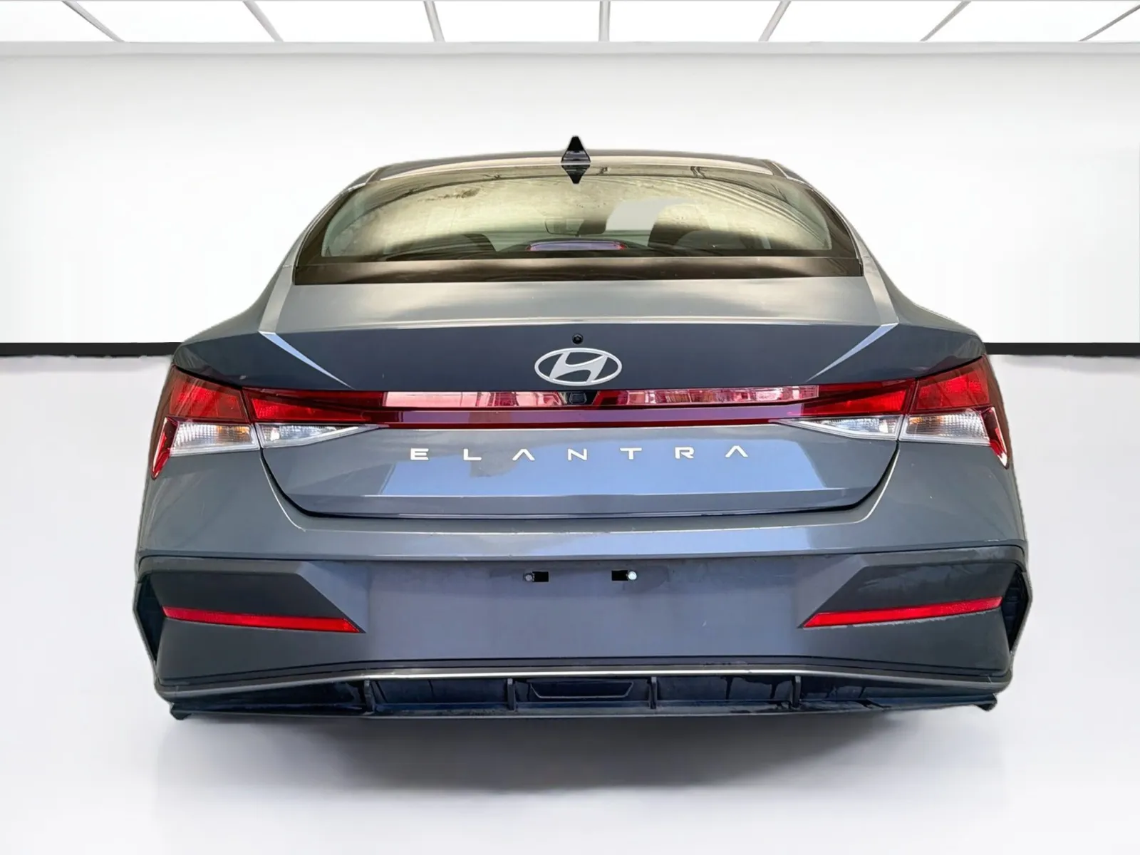 Hyundai Elantra photo 5
