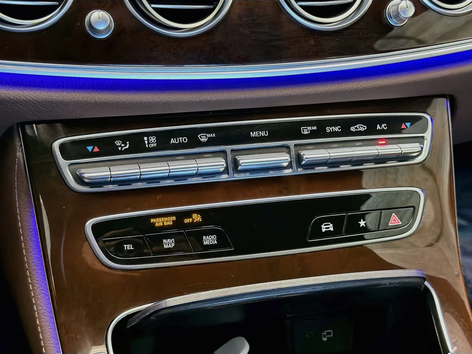 Mercedes-Benz E-Class photo 10