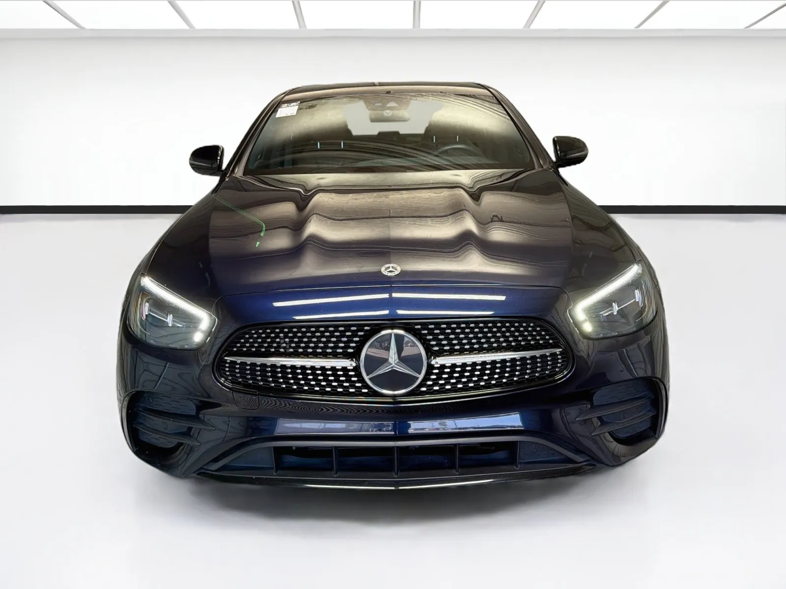 Mercedes-Benz E-Class photo 2