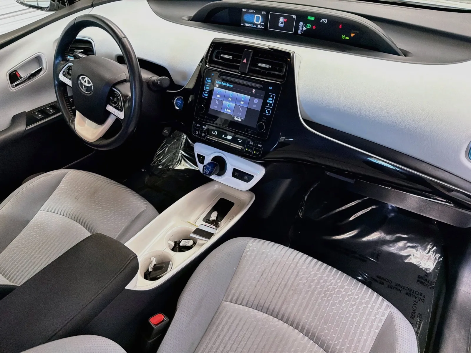 Toyota Prius photo 11