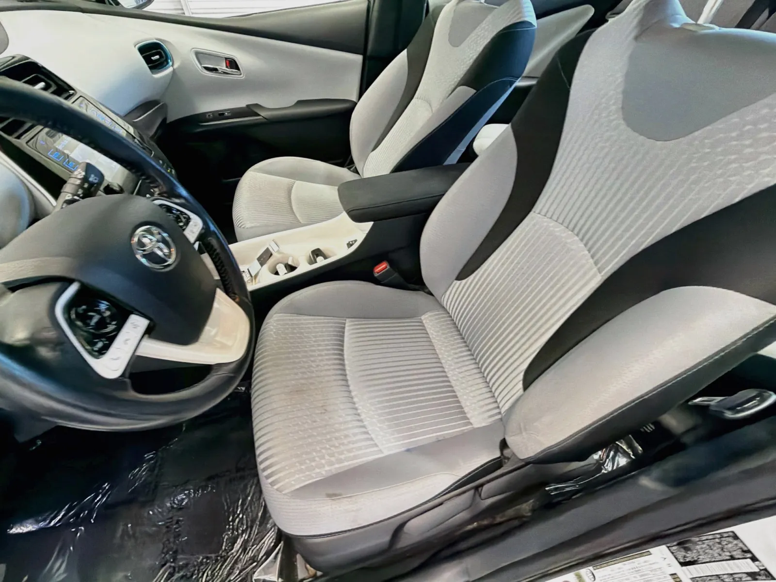 Toyota Prius photo 10