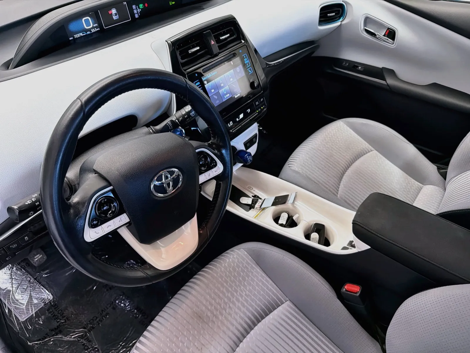 Toyota Prius photo 6