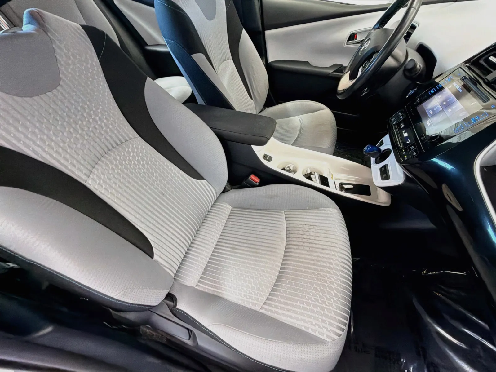 Toyota Prius photo 14
