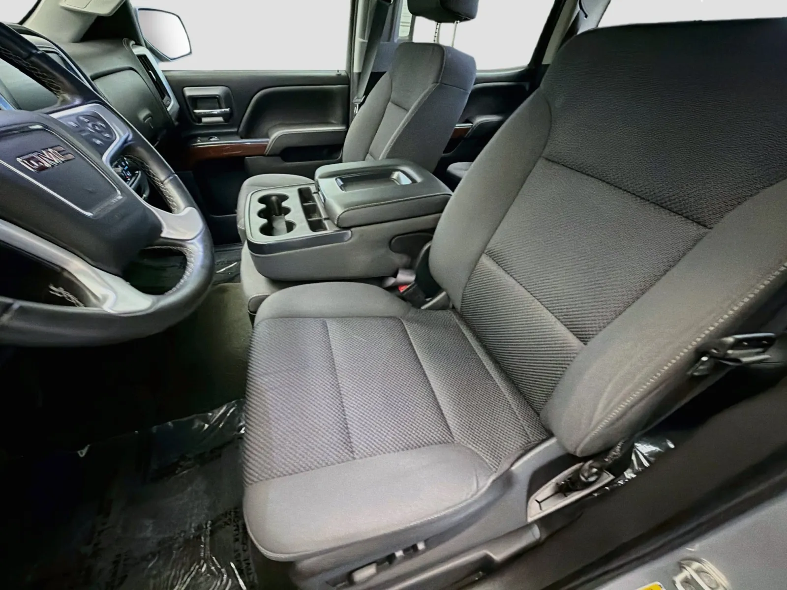 GMC Sierra photo 11