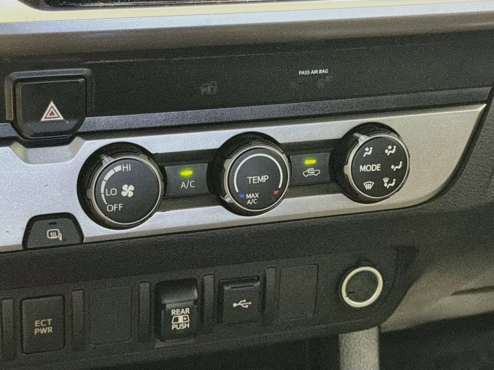 Toyota Tacoma photo 10