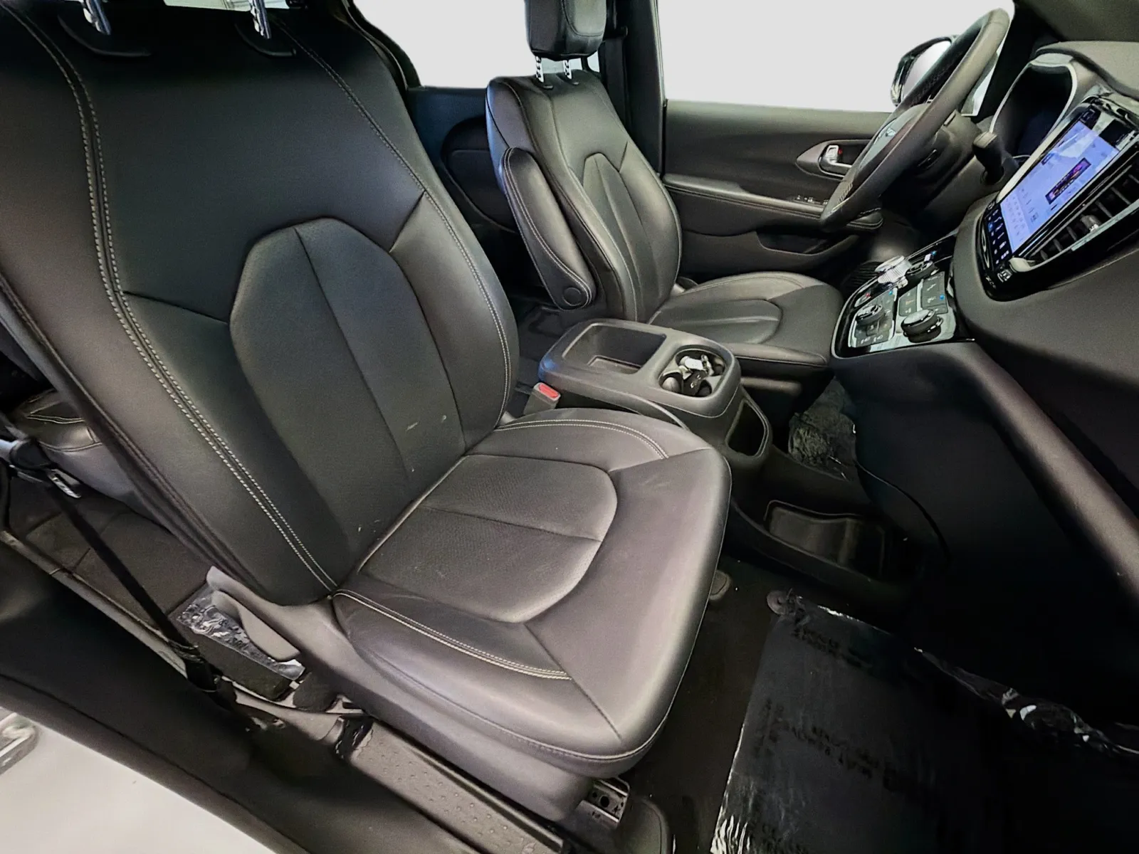 Chrysler Pacifica photo 15