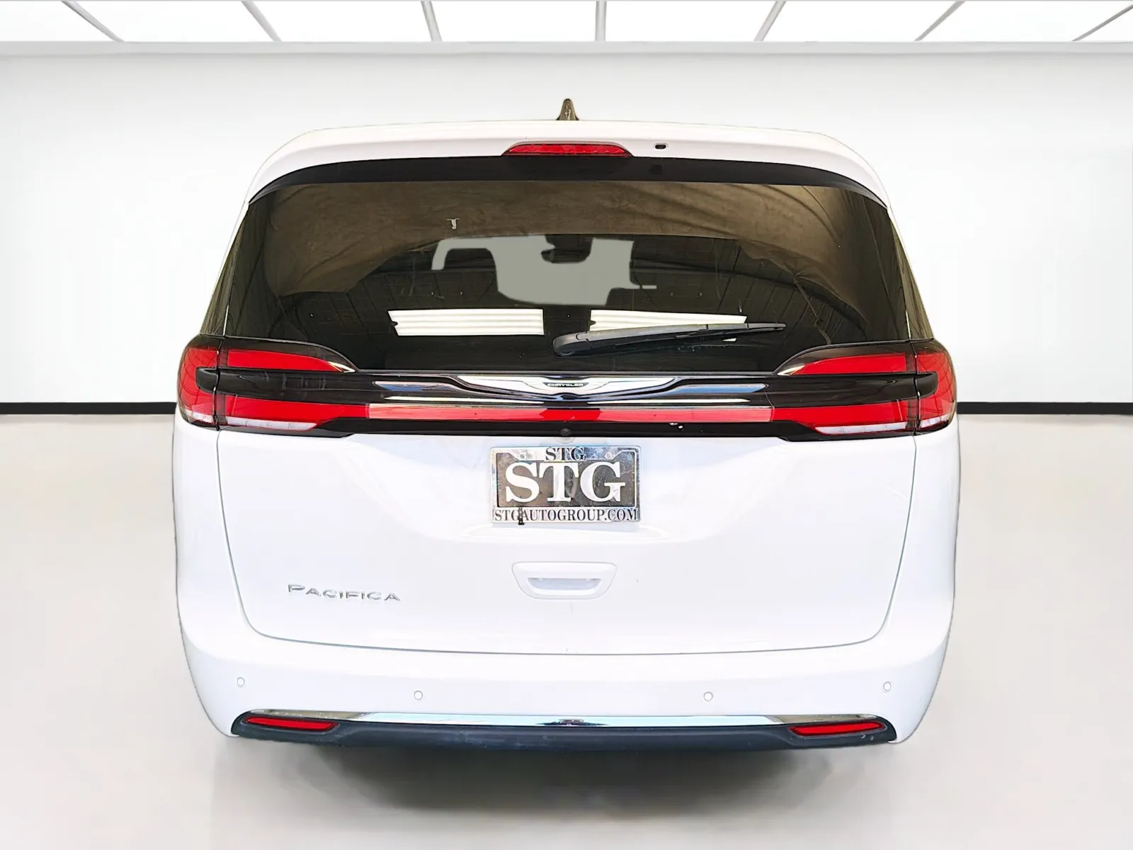 Chrysler Pacifica photo 5