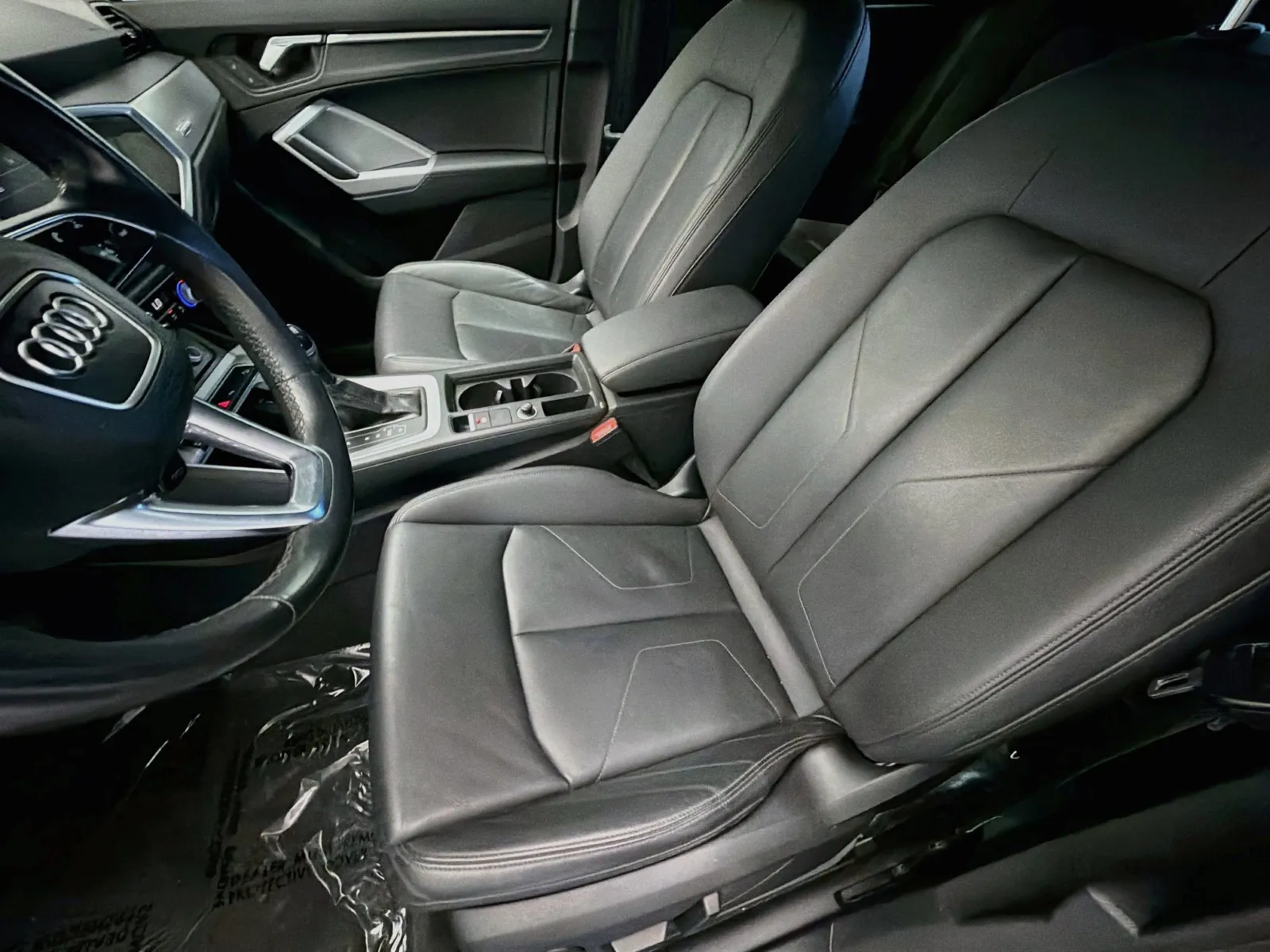 Audi Q3 photo 11
