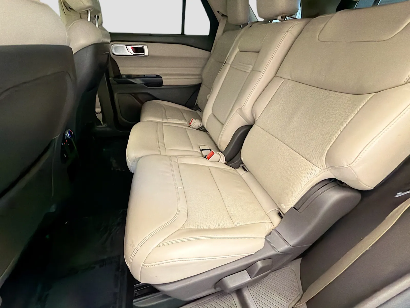 Ford Explorer photo 13