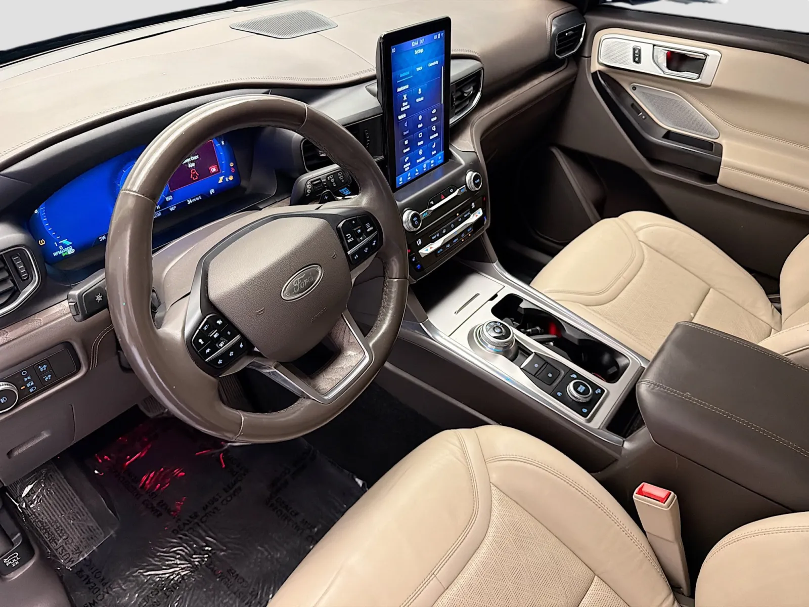 Ford Explorer photo 7