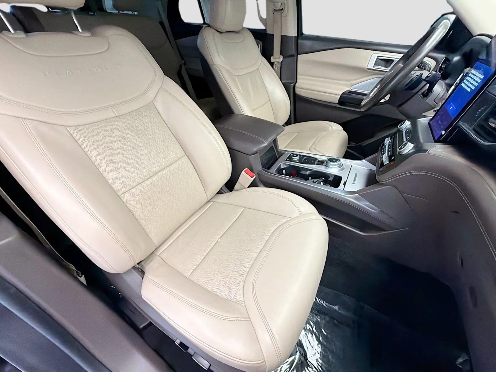 Ford Explorer photo 15