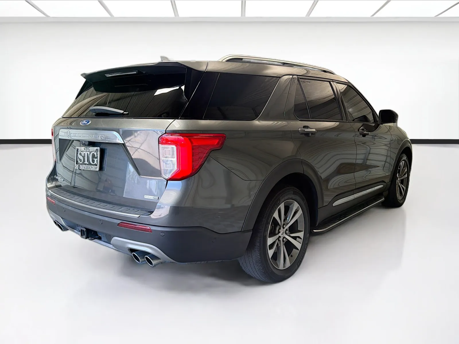 Ford Explorer photo 4