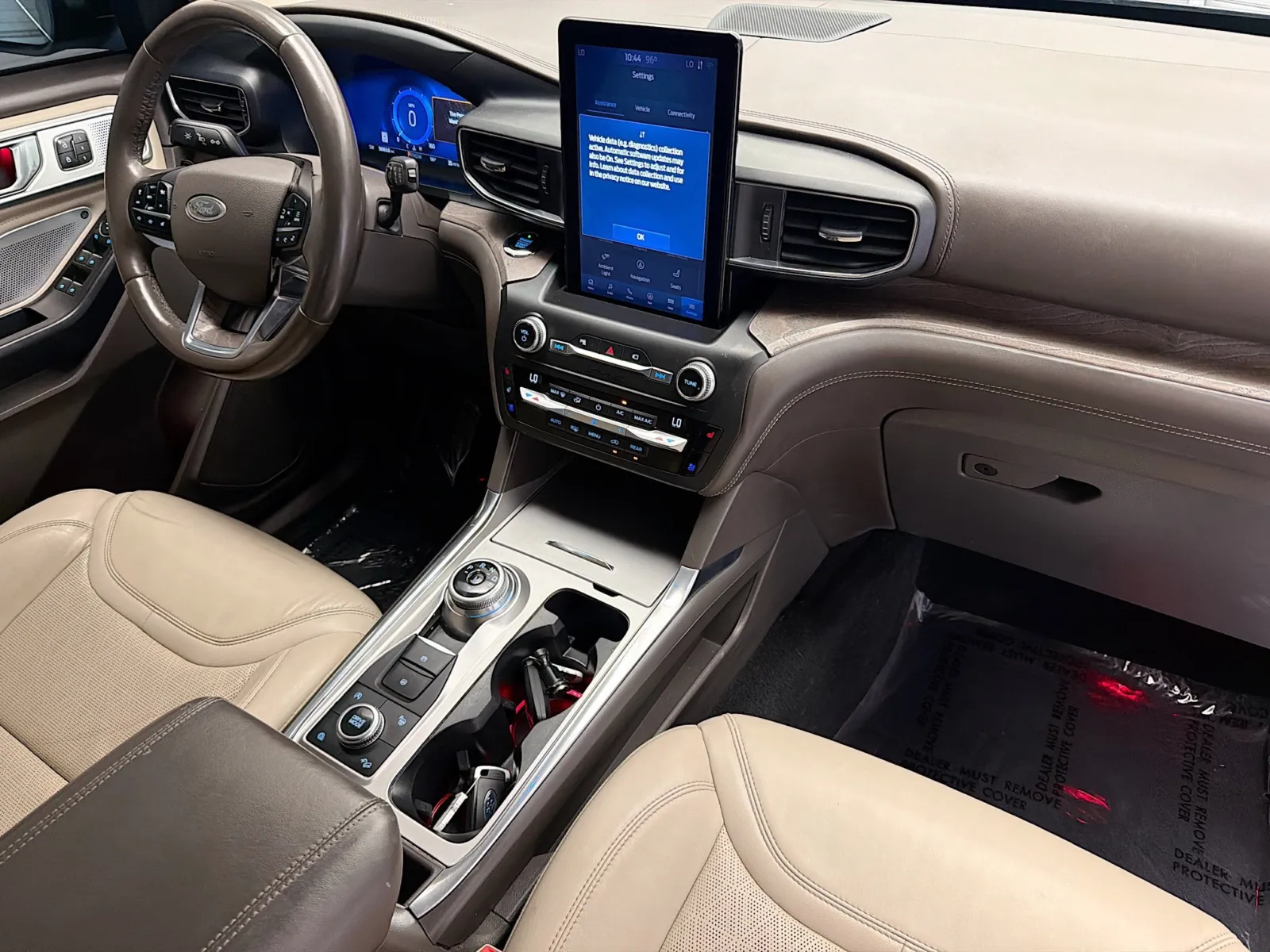 Ford Explorer photo 12