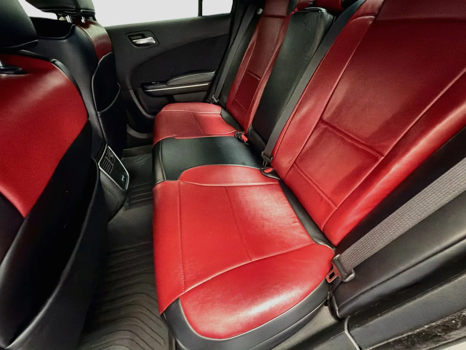 Dodge Charger photo 13