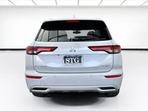 More photos of 2024 Mitsubishi Outlander PHEV SEL at STG Montclair, CA