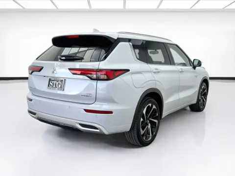More photos of 2024 Mitsubishi Outlander PHEV SEL at STG Montclair, CA