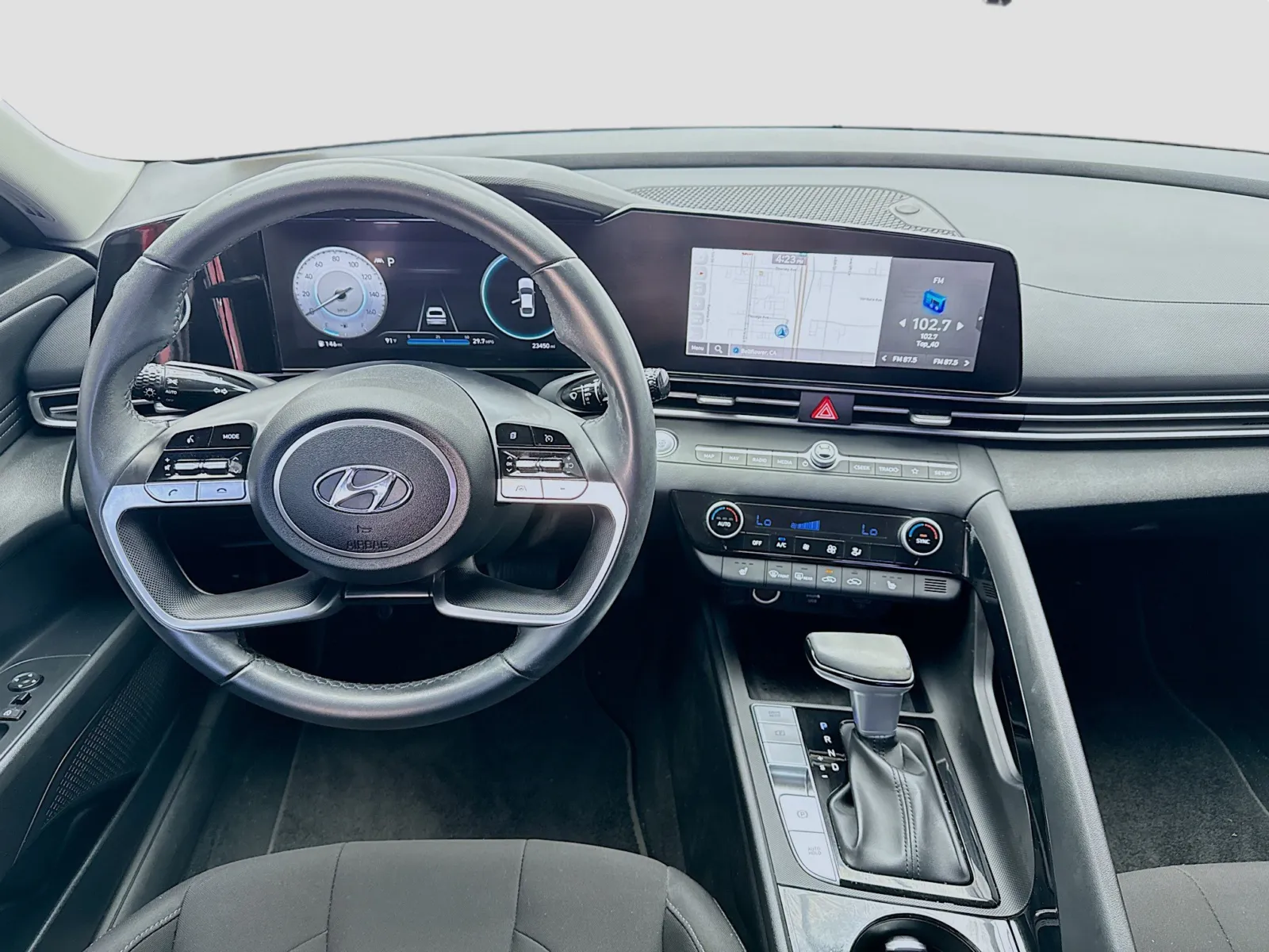 Hyundai Elantra photo 14