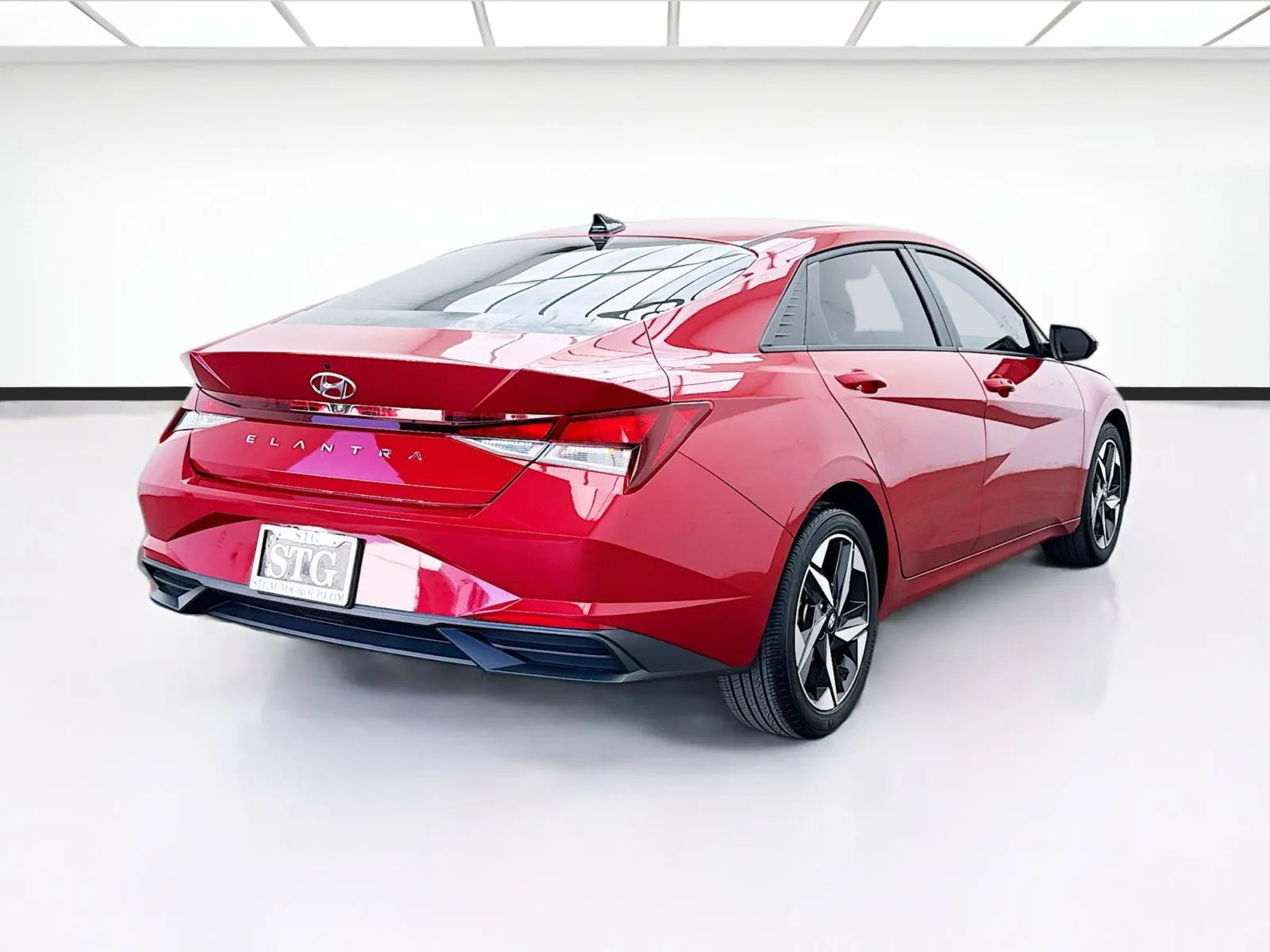 Hyundai Elantra photo 4