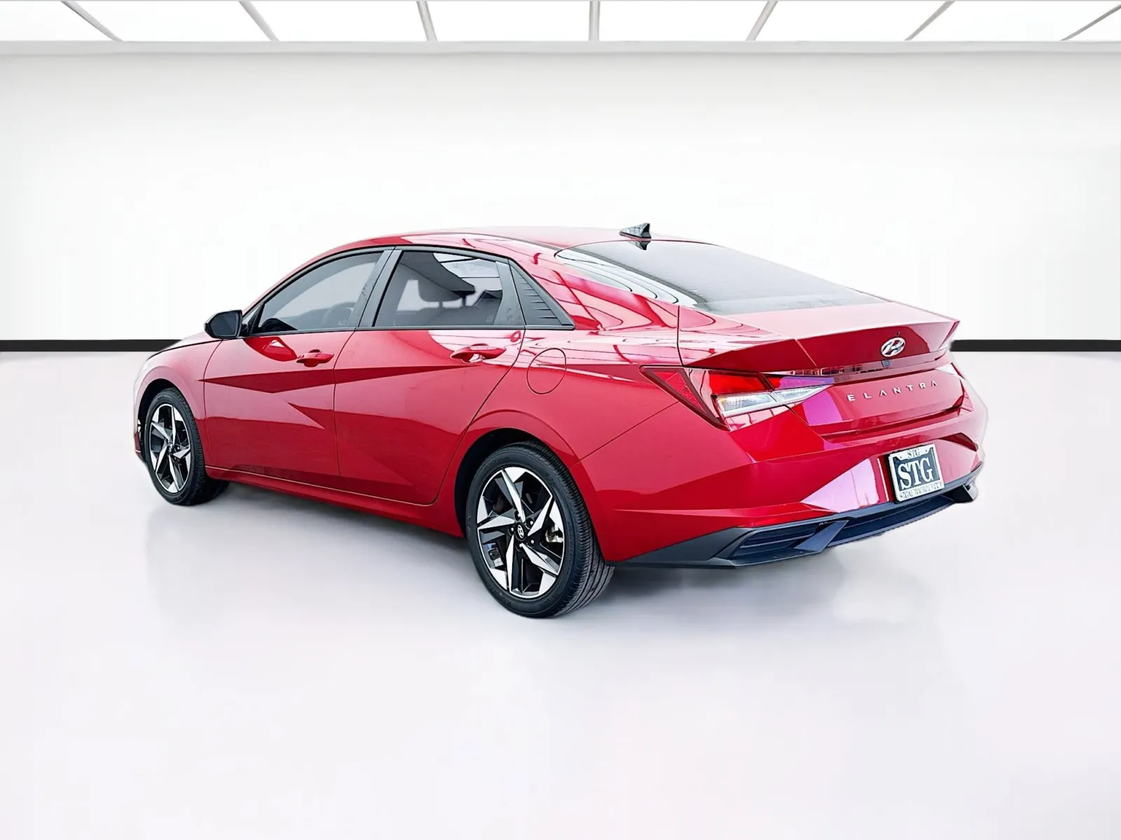 Hyundai Elantra photo 6