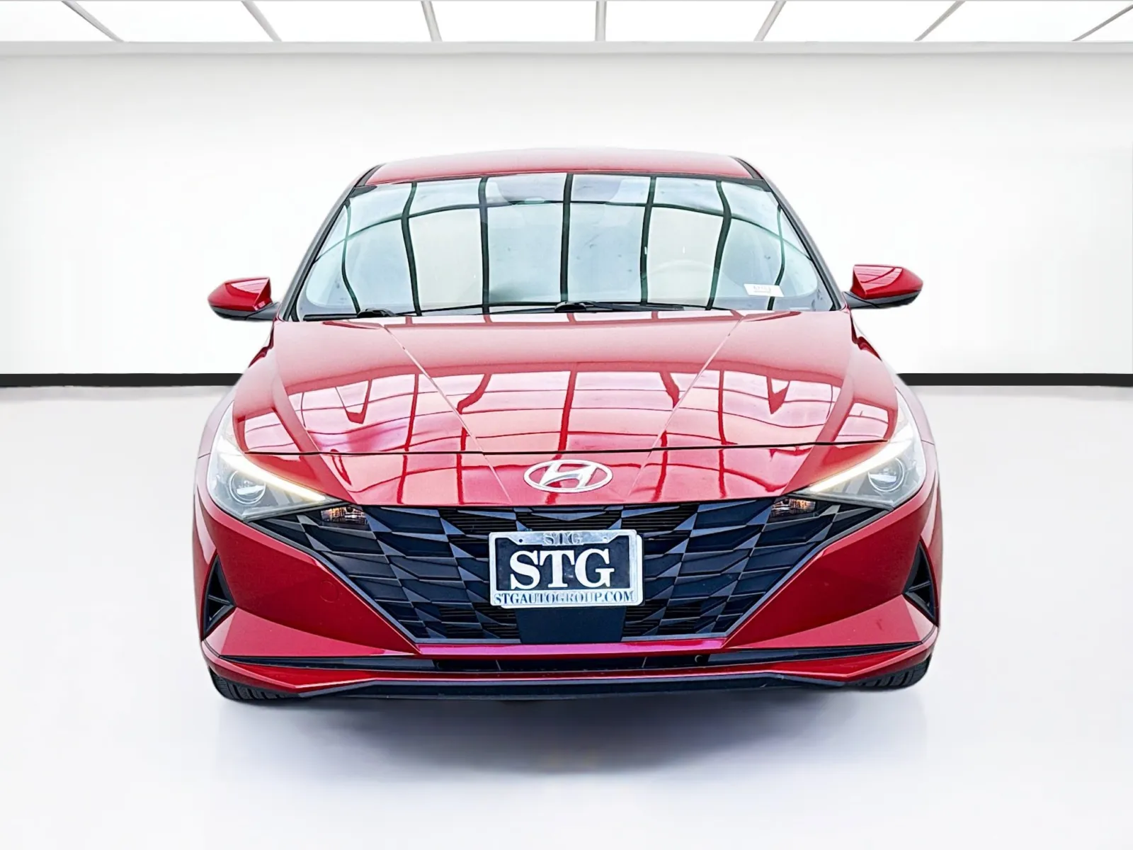 Hyundai Elantra photo 2